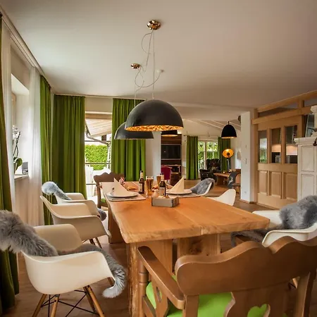 Chalet-platzhirsch * 奥伯斯特多夫